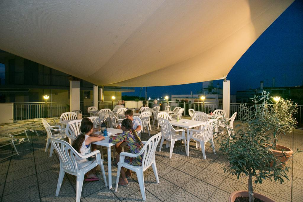 Albergo Arcobaleno Sottomarina Luaran gambar