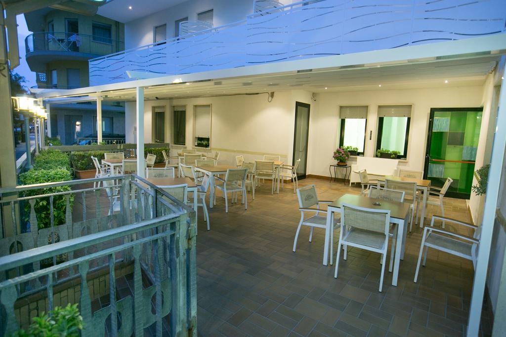 Albergo Arcobaleno Sottomarina Luaran gambar